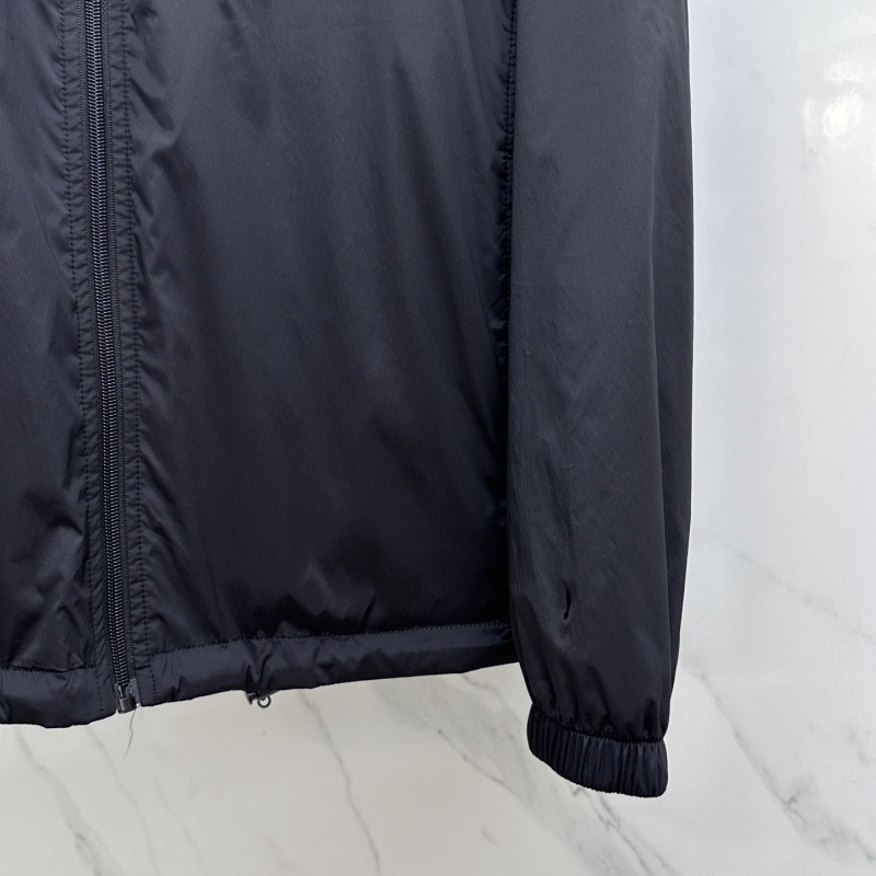Pra*a outwear